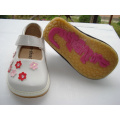 Lovely White Small Pink Flowers Baby Sapatos ásperos